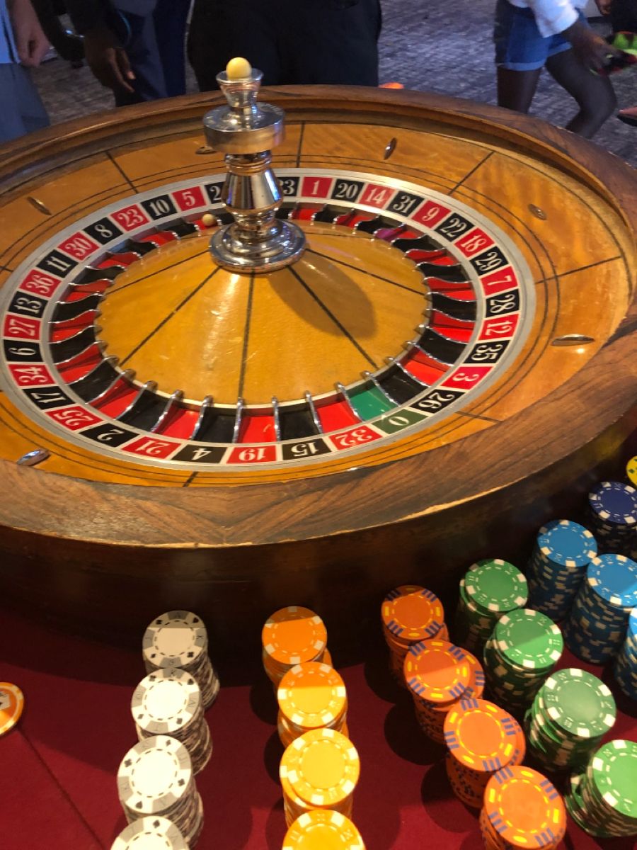 LuckyCasino کھلاڑیوں کے لیے لائیو کیسینو سیکشن