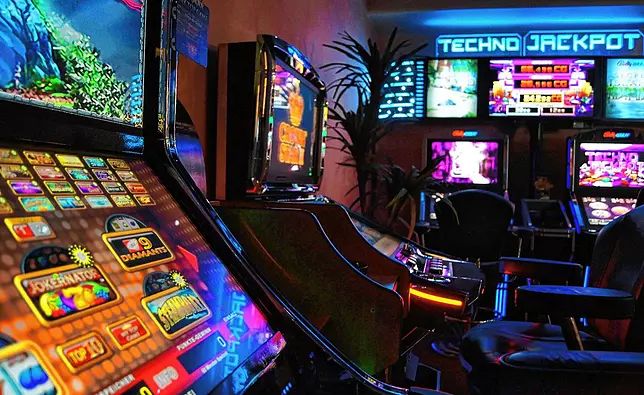 پاکستان میں LuckyCasino کا آن لائن کیسینو سیکشن کھولیں۔